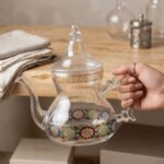 Théière Marocaine en Verre Gravé – Image 2